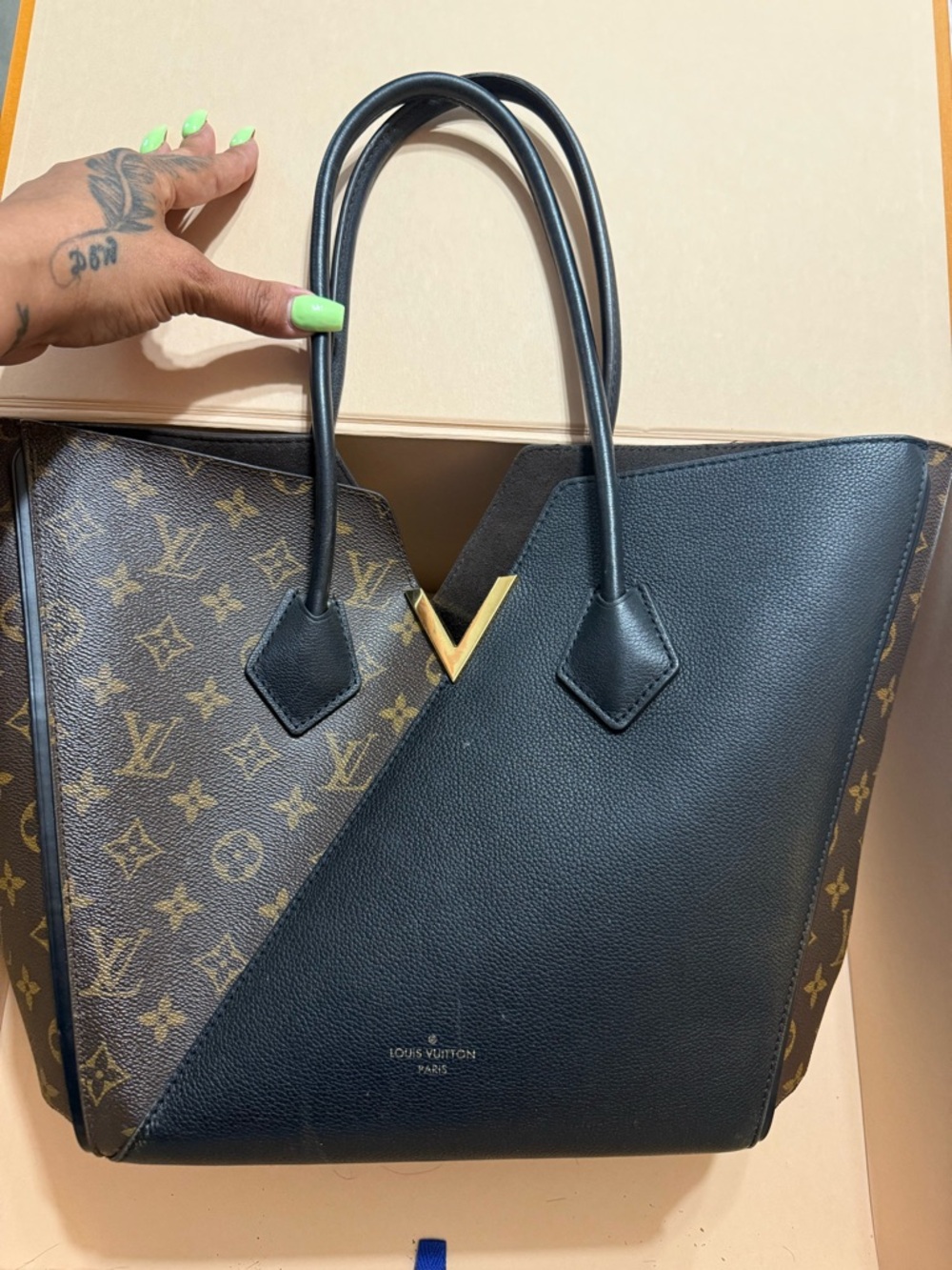 Louis Vuitton Black and Monogram V-Shaped Tote
